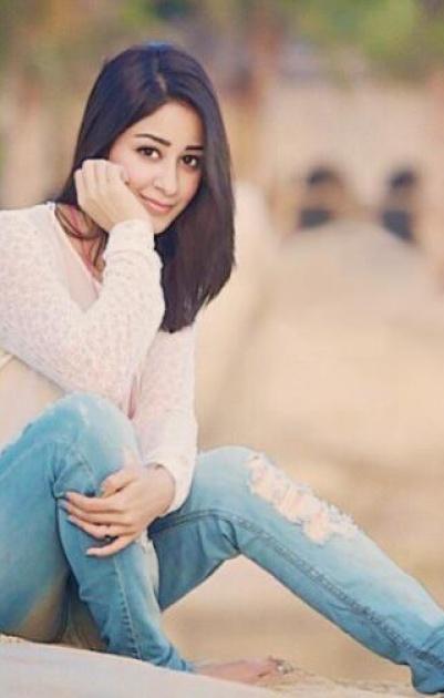 بالفيديو- أسيل عمران تتحدث عن العائلة والعمل والحب عبر يوتيوب