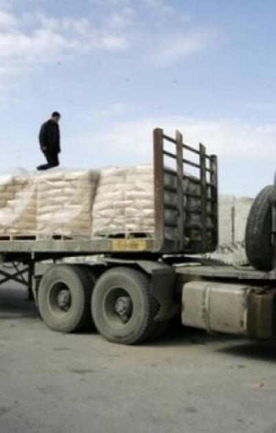 نفي دخول شاحنات تحمل الخمور أو الحشيش إلى غزة