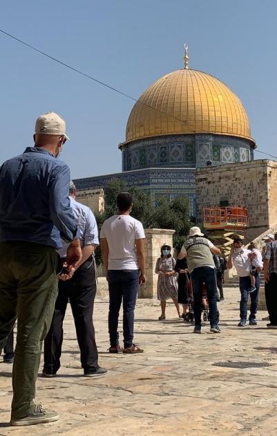 مستعمرون يقتحمون الأقصى