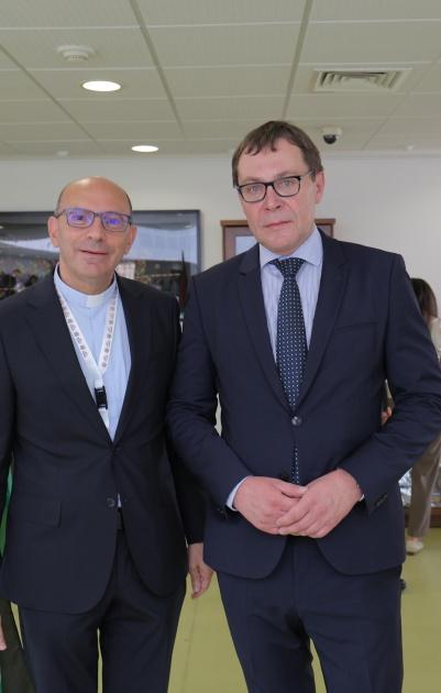 افتتاح معرض فني بعنوان