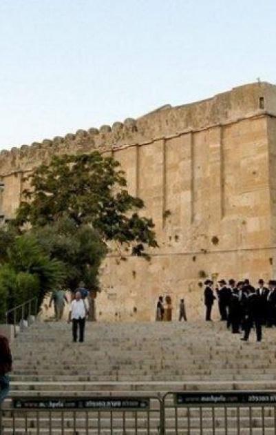 بذريعة الأعياد اليهودية: الاحتلال يغلق الحرم الإبراهيمي ويعرقل العملية التعليمية بمدرستي الفيحاء والإبراهيمية