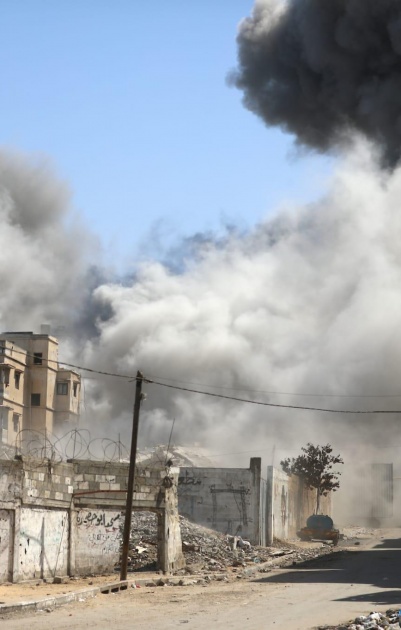 الاحتلال يواصل خرق اتفاق وقف إطلاق النار ويكثف عمليات نسف المنازل شرق مدينة غزة وخان يونس