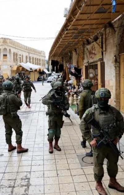 قوات الاحتلال تعتقل طفلين خلال اقتحامات في مدينة الخليل