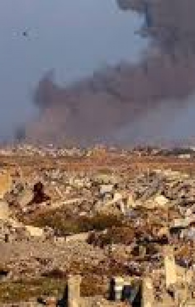 جيش الاحتلال ينسف منازل بخان يونس وقصف مدفعي وسط وشمال القطاع