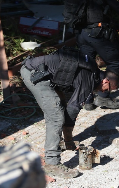 سقوط شظايا وسط إسرائيل بعد اعتراض دفعة صواريخ من إيران