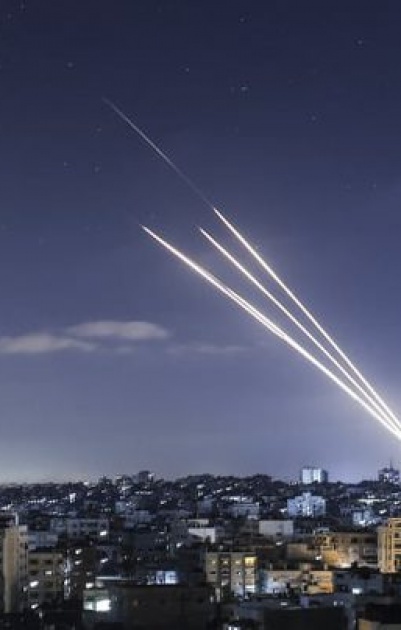 220 صاروخا من لبنان تضرب قلب إسرائيل… ونتنياهو يبحث توسيع المنطقة العازلة