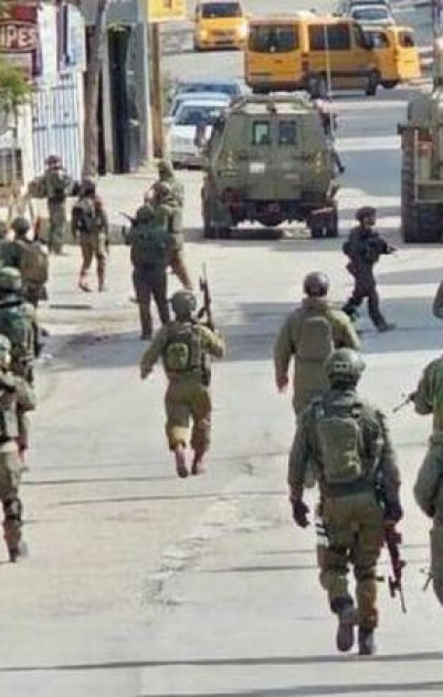قوات الاحتلال تقتحم الدوحة غرب بيت لحم وتفحص كاميرات المراقبة