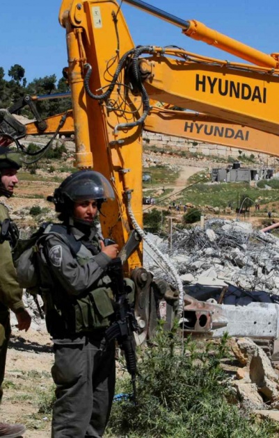 الاحتلال يهدم منشأتين وكشكاً تجارياً في حوسان غرب بيت لحم