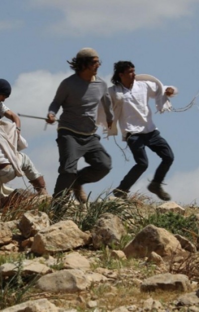 مستعمر يخطف شابين شمال نابلس