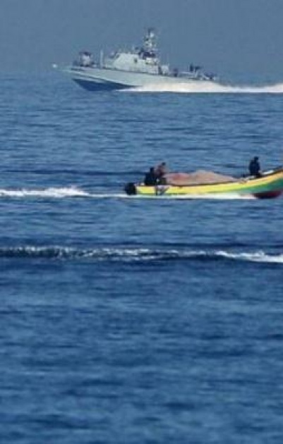 بحرية الاحتلال تعتقل 10 صيادين قبالة بحر منطقة الزوايدة وسط قطاع غزة