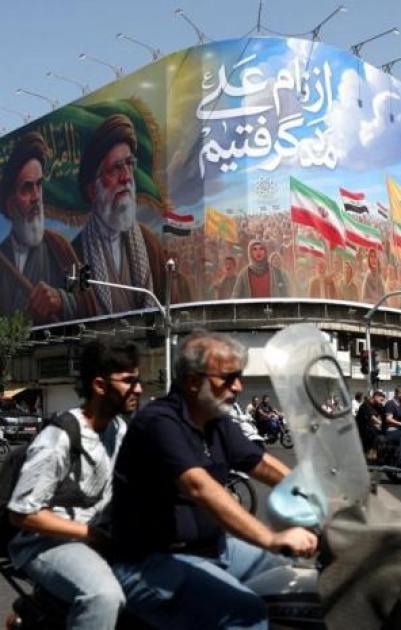 فايننشال تايمز: واشنطن تسعى لاتفاق شامل مع طهران يضم النووي ومضيق هرمز