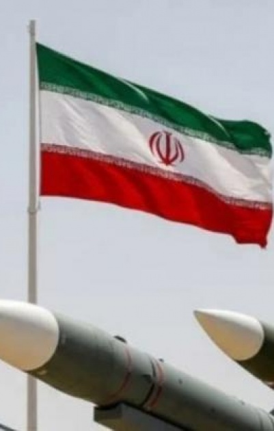 إيران: حرس الثورة يستهدف زورقاً أميركياً مسيّراً عند مدخل مضيق هرمز