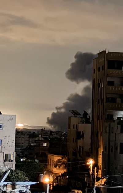 جيش الاحتلال يستهدف منازل مخلاة شرق غزة