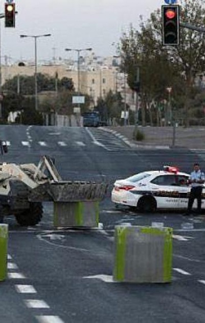 لتأمين حركة المستعمرين: أزمة مرورية خانقة في مدينة القدس بسبب إغلاقات الاحتلال