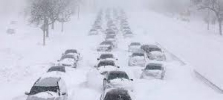 عاصفة ثلجية تشل حياة أكثر من 200 مليون أمريكي