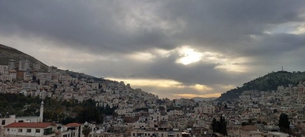 الطقس: انخفاض على درجات الحرارة والفرصة مهيأة لسقوط الأمطار