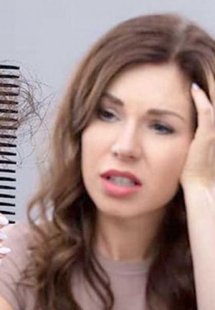 كيف تعتني بشعرك في فصل الخريف؟ نصائح لمواجهة الجفاف والتساقط