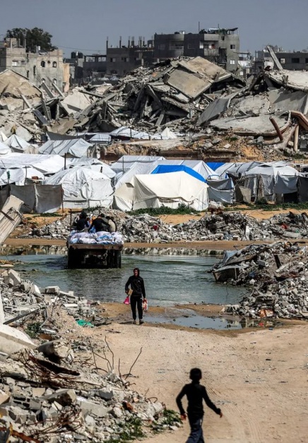 الاحتلال يواصل خروقاته: مصابون بالرصاص وعمليات نسف مبانٍ واسعة في أنحاء متفرقة من قطاع غزة