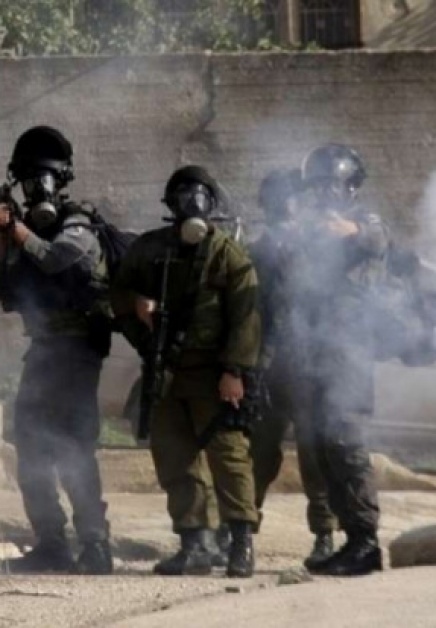 مستعمرون يقتحمون مدرسة في حوارة جنوب نابلس