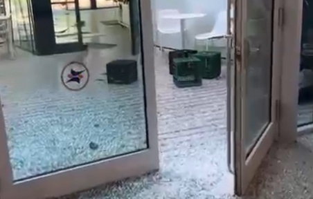 اصابة إسرائيلي-مسيرة أطلقت من اليمن تضرب قاعة المسافرين بمطار رامون