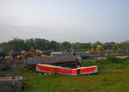 سقوط عدد من الجرحى في حادثة تصادم قطارين في اسكتلندا