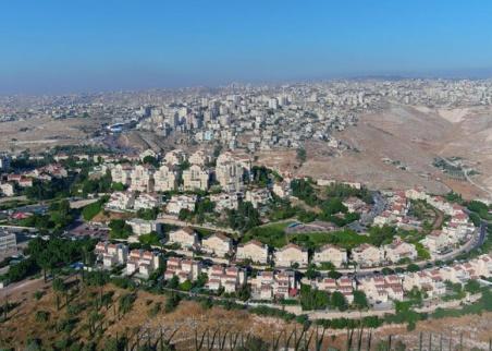 تقرير: مساعٍ استيطانية حثيثة تمزّق الضفة الغربية