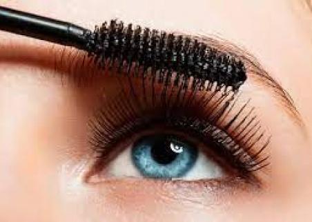 إليكِ الطريقة الصحيحة لوضع المسكارا