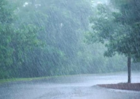 ابتداءً من الليلة: أمطار وفيضانات ورياح قوية تصل إلى 100 كم/ساعة