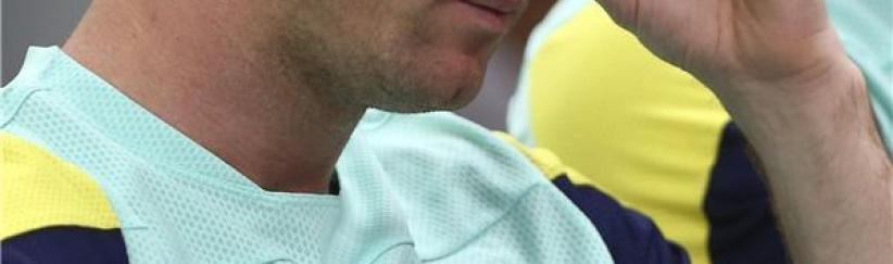 بالصور : رئيس برشلونة يعلن رحيل فيلانوفا عن تدريب الفريق بسبب المرض