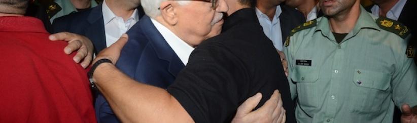 بالصور : الرئيس في استقبال الأسرى