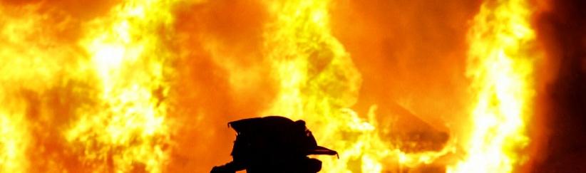 يوم أمس : اصابة 3 اطفال بحريق منزلهم بخانيونس