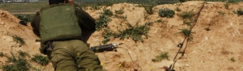 ألوية الناصر تتبنى قنص العامل على حدود غزة