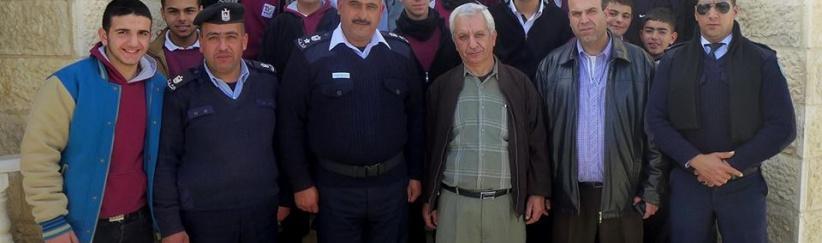 الشرطة تستضيف 40 طالب من كلية تراسنطة في بيت لحم