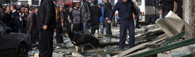 3 انفجارات تهز محيط جامعة القاهرة ومقتل عميد شرطة