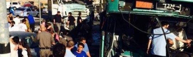 24 مصابا في حادث تصادم بين حافلة وشاحنة في القدس