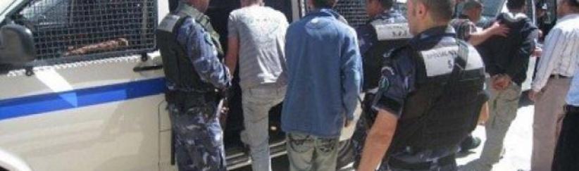 الشرطة تكشف ملابسات قضية تزوير أوراق ثبوتية وتضبط لوحات أرقام مسروقة في المحافظة