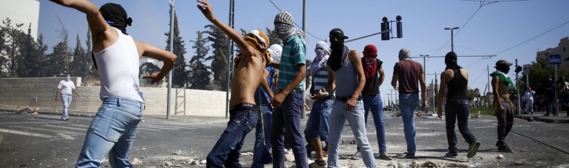 مواجهات واصابات في القدس والاحتلال يعزز قواته