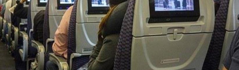راكبة تقاضي شركة طيران بتعويض 5 ملايين دولار لعدم تشغيل التليفزيون أثناء الرحلة