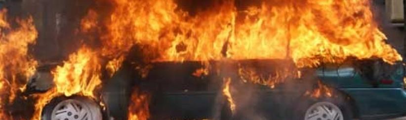 سيارة رئيس بلدية الزبابدة تشتعل والفاعل لاذ بالفرار