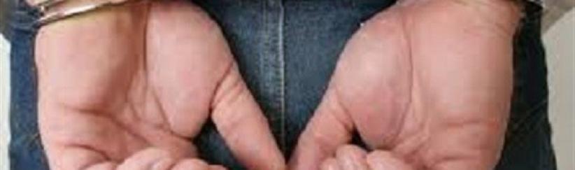 القبض على شخص انتحل شخصية مواطنة وشهر بها عبر (الفيسبوك) بالخليل