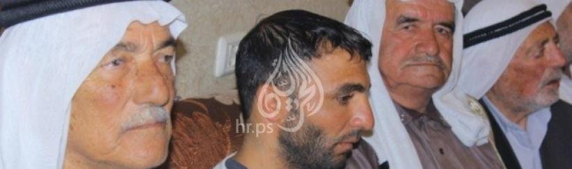 بالفيديو..بعد خطفه الساعة 6 صباحا.. عائلة أبو عيشه تسلم المختطف لديها لعائلة الجعبري في الخليل