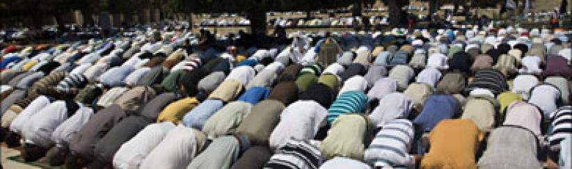 350 ألف مصلٍ يؤدون الجمعة بالأقصى