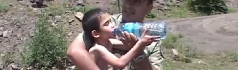 العثور على طفل تاه من والديه في غابات تركيا بعد 6 أيام من اختفائه (فيديو)