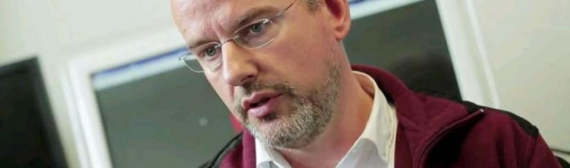 منتج الفيلم المسيء للرسول يكشف اسم السورة التي كانت سبباً في إسلامه