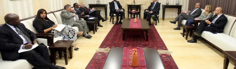 الحمد الله يبحث مع المبعوث الرئاسي الجنوب افريقي للشرق الأوسط آخر التطورات السياسية