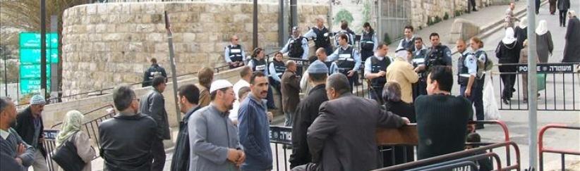 3 آليات لنقل الموطنين “بالحافلات ” من مدن الضفة الغربية الى ” المسجد الاقصى المبارك “