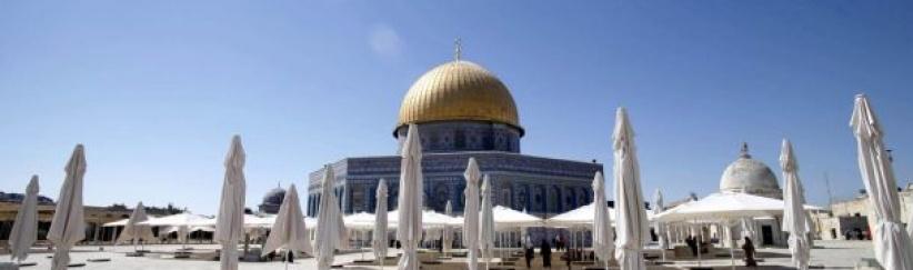 مبادرة نسائية لتنظيف ساحات المسجد الأقصى