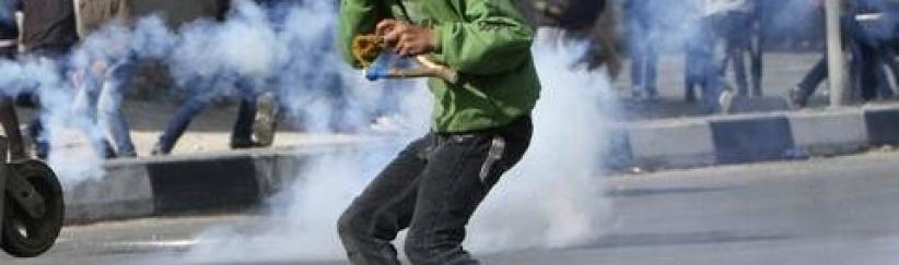 القدس: مواجهات عقب اعتقال شاب بحي كفر عقب