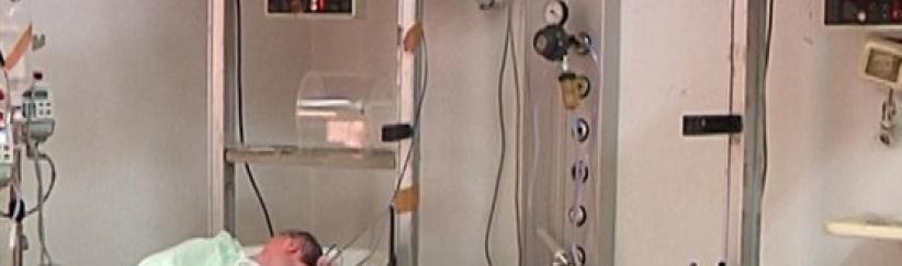 أسير يرزق بمولودين من نطف مهربة