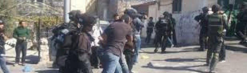اعتقال 4 مقدسيين من عائلة واحدة بعد الاعتداء عليهم